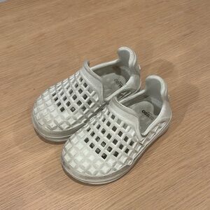 Kids White Slip-On Water Shoes